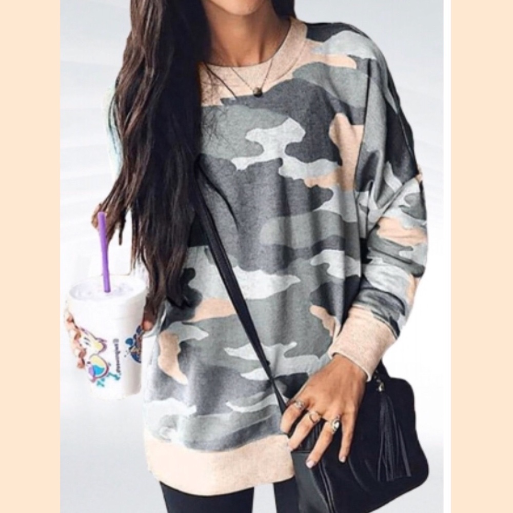 🎉HP🎉RESTOCKED Khaki+Green Camouflage Sweatshirt